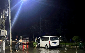 2 children killed by suspected electrical leak at flooded park in Vietnam’s Can Tho