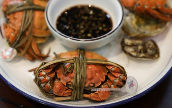China's heatwaves threaten to dry up supply of delicious 'hairy crabs'