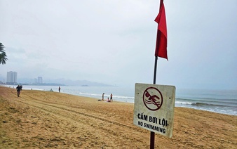 Tourists ignore warnings as several near-drownings reported off Vietnam’s Nha Trang coast