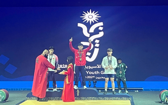 Vietnam’s 16-year-old weightlifter breaks record at Asian Youth Games