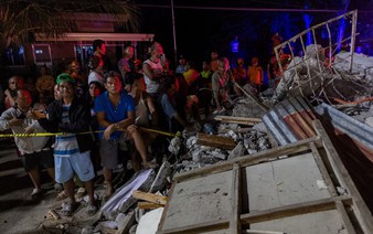 Philippines ends quake rescue efforts, priority now on helping the 20,000 displaced