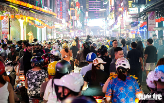 Young locals, foreign visitors flock to Ho Chi Minh City’s Bui Vien Street for Halloween celebrations
