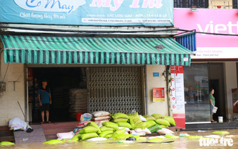 Shopkeepers in Vietnam’s Hue City traumatized by heavy losses after floods