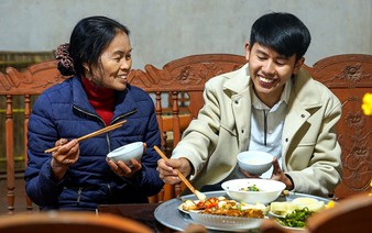 Meet the man who showcases his mom’s cooking at the Forbes Under 30 Summit Asia 2025
