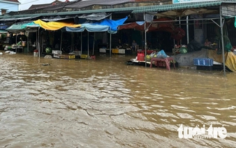 1 killed, another injured by electric shock in central Vietnam’s flooded market