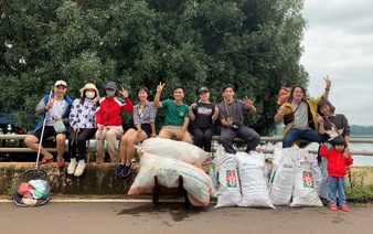 Every weekend, these volunteers pick up trash to keep Vietnam’s Buon Ma Thuot clean