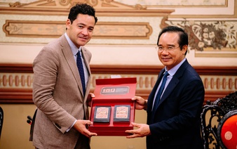 Ho Chi Minh City invites France to join railway, financial center projects