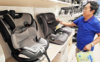 Vietnam parents rush to buy child car seats ahead of 2026 safety mandate