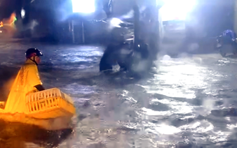 One-hour downpour turns national highway into river in Vietnam’s Dong Nai