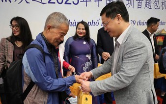 Vietnam’s Hue welcomes charter flight from China as tourism grows