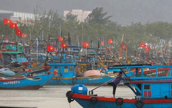 Typhoon Kalmaegi brings rain and destruction to Vietnam as death toll nears 200 in Philippines
