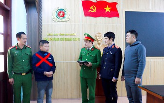 Vietnamese man arrested for defrauding police officers in 16 provinces
