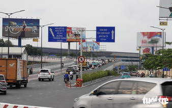 Chaotic outdoor ads in Ho Chi Minh City raise traffic safety concerns