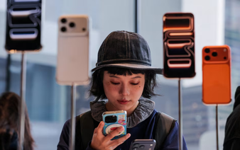 IDC sees global smartphone shipments dipping in 2026 as memory costs bite
