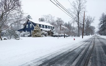 Winter Storm Ezra snarls US travel as meteorologists warn of 'bomb cyclone'
