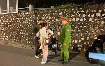 Police save mother, infant from suicide attempt on bridge in northern Vietnam