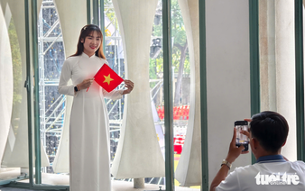 Young people in Ho Chi Minh City celebrate Reunification Day with vibrant patriotism