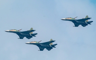 Helicopters, fighter jets rehearse over Ho Chi Minh City ahead of 50th Reunification Day