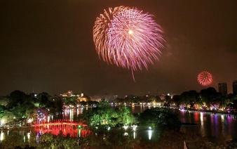 Fireworks to light up Hanoi sky for Reunification Day celebration