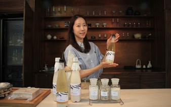 Korean makgeolli meets Vietnam’s finest rice in Lee Minkyu’s brewing journey