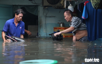 Intense downpour floods homes, overwhelms drainage in eastern Ho Chi Minh City