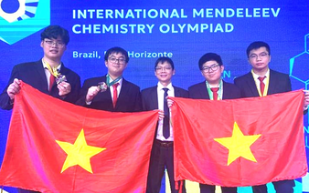 Vietnamese students strike gold win at world's toughest chemistry competition