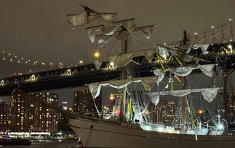 Mexican Navy tall ship crashes into Brooklyn Bridge, killing 2