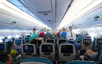Vietnam Airlines recreates iconic uniforms for nostalgic anniversary flights
