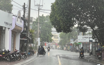 Early morning rain, thunderstorms hit Ho Chi Minh City