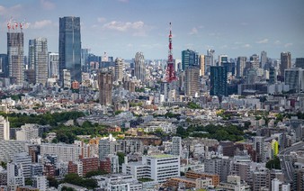 2 men arrested in commotion at Tokyo elementary school
