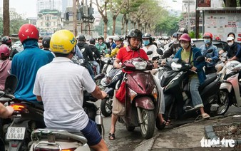 Hanoi sticks to 2030 motorcycle restriction plan in 4 inner-city districts: chairman
