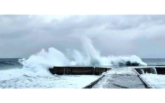 Over 100 tourists stranded on Vietnam’s Ly Son Island due to storm Wutip