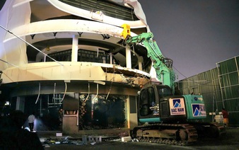 Hanoi begins demolition of iconic 'Shark Jaw' building near Hoan Kiem Lake