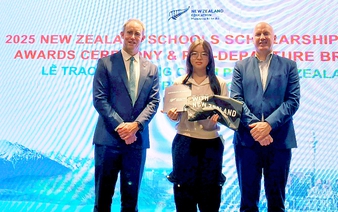 New Zealand awards gov’t scholarships to Vietnamese middle, high school students