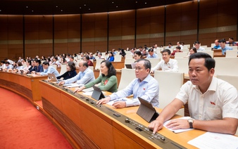 Vietnam passes amendments to nationality law