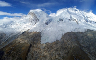 Japanese woman rescued alive on Peru's highest peak