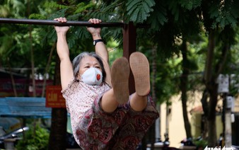 Early street dancing and exercise: The pulse of morning life in Vietnam