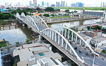 Ho Chi Minh City strives to upgrade aging roads, bridges