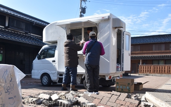 Japan to study ways to expand use of disaster food trucks
