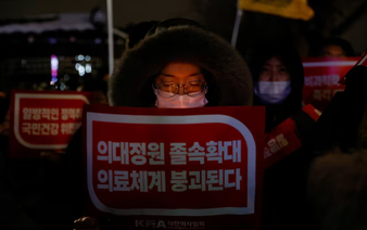 South Korean medical students to return to school, urge education reforms