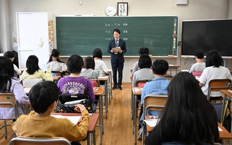 Students in Japan struggle with Japanese language, math exams