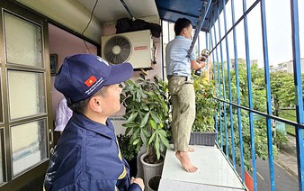 Ho Chi Minh City urges residents to remove ‘tiger cages’ in door-to-door fire safety push