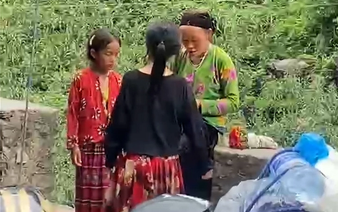 Foreign tourist charged $7.6 for hair braiding in northern Vietnam