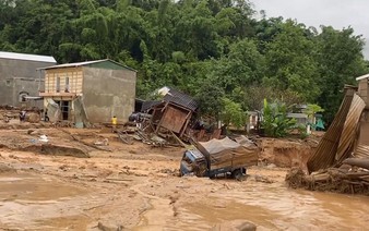 Vietnam flash flood kills five, dozens evacuated