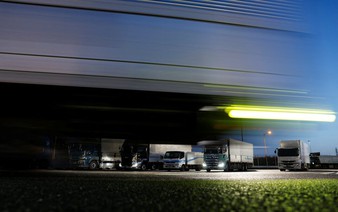 Japan to test autoflow roads for self-driving freight vehicles