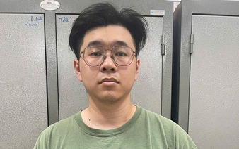 Man criminally detained for beating up woman in front of children at Hanoi apartment building