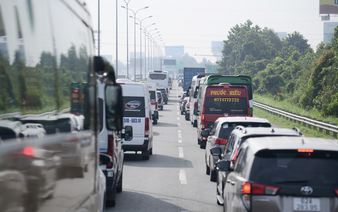 Caution urged against hastily shifting flights from Tan Son Nhat airport to Long Thanh airport