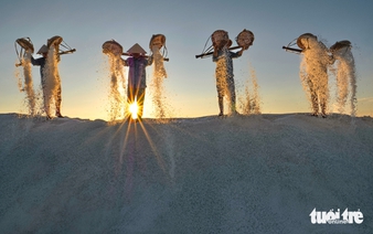 Simple beauty shines on Vietnam’s Hon Khoi salt fields