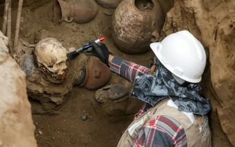 Gas workers uncover 1,000-year-old mummy in Peru