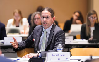 US CDC taps vaccine skeptic to lead COVID committee